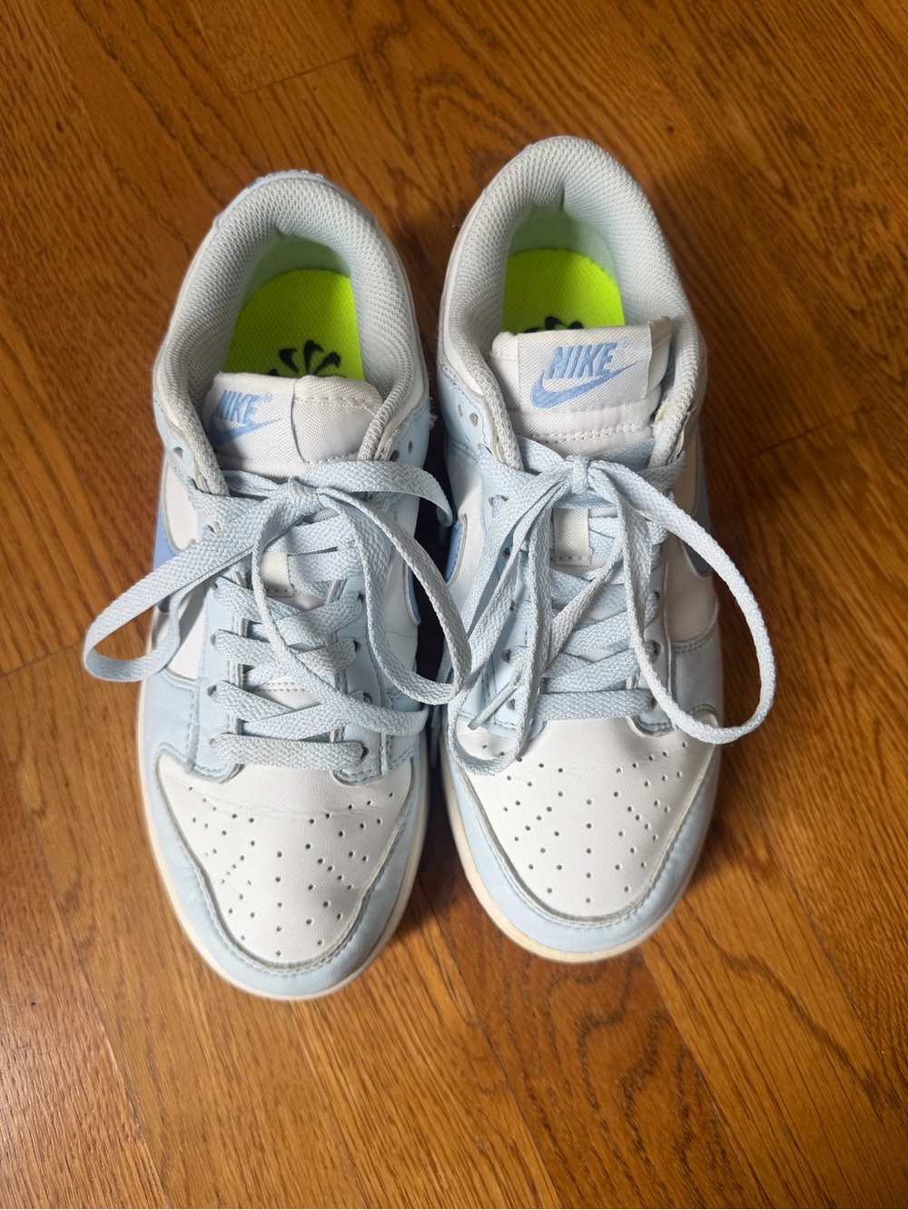 Nike Dunk women’s Light Blue & White Low-Top Sneakers